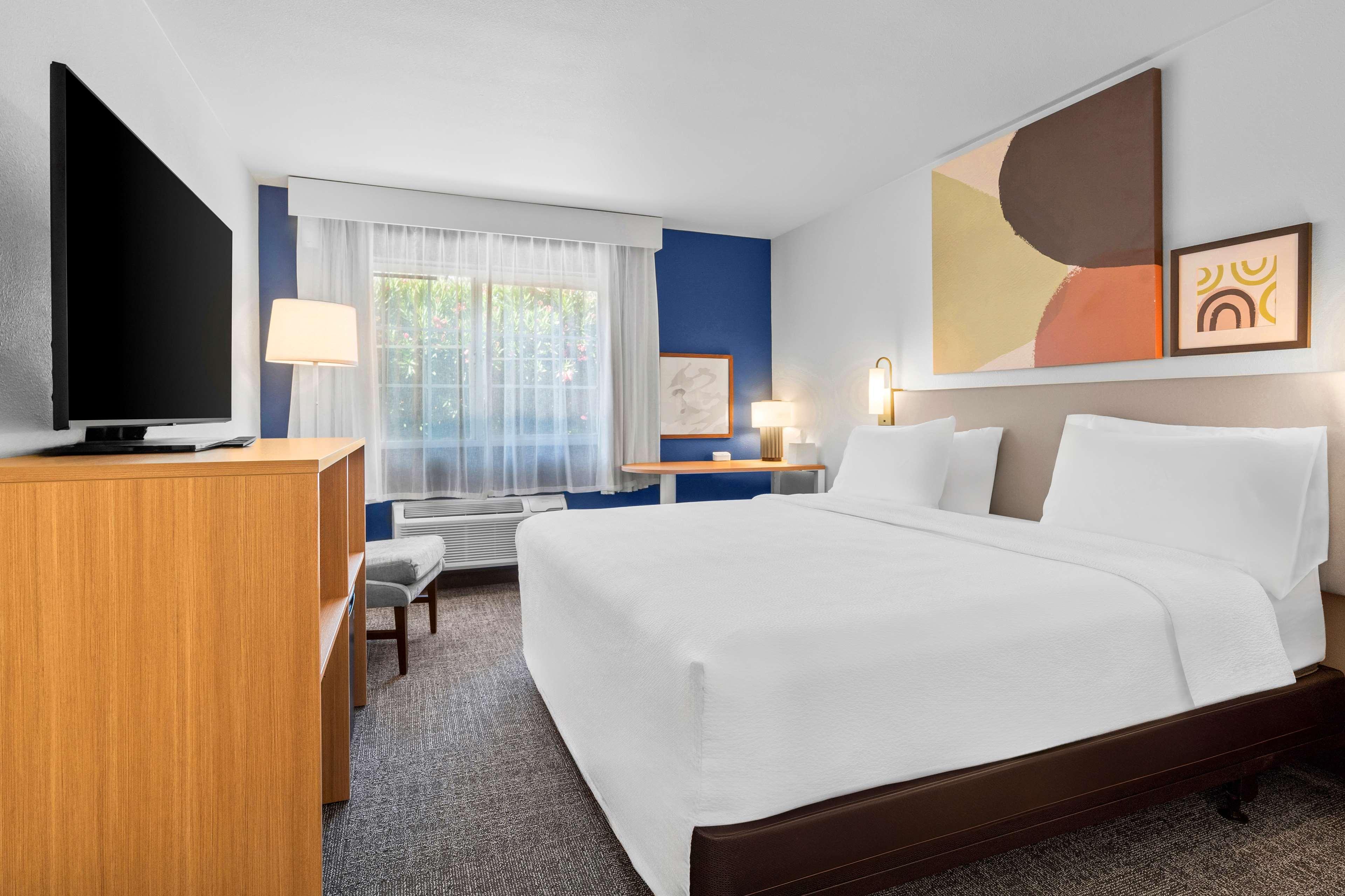 Spark By Hilton โมเดสโต ภายนอก รูปภาพ