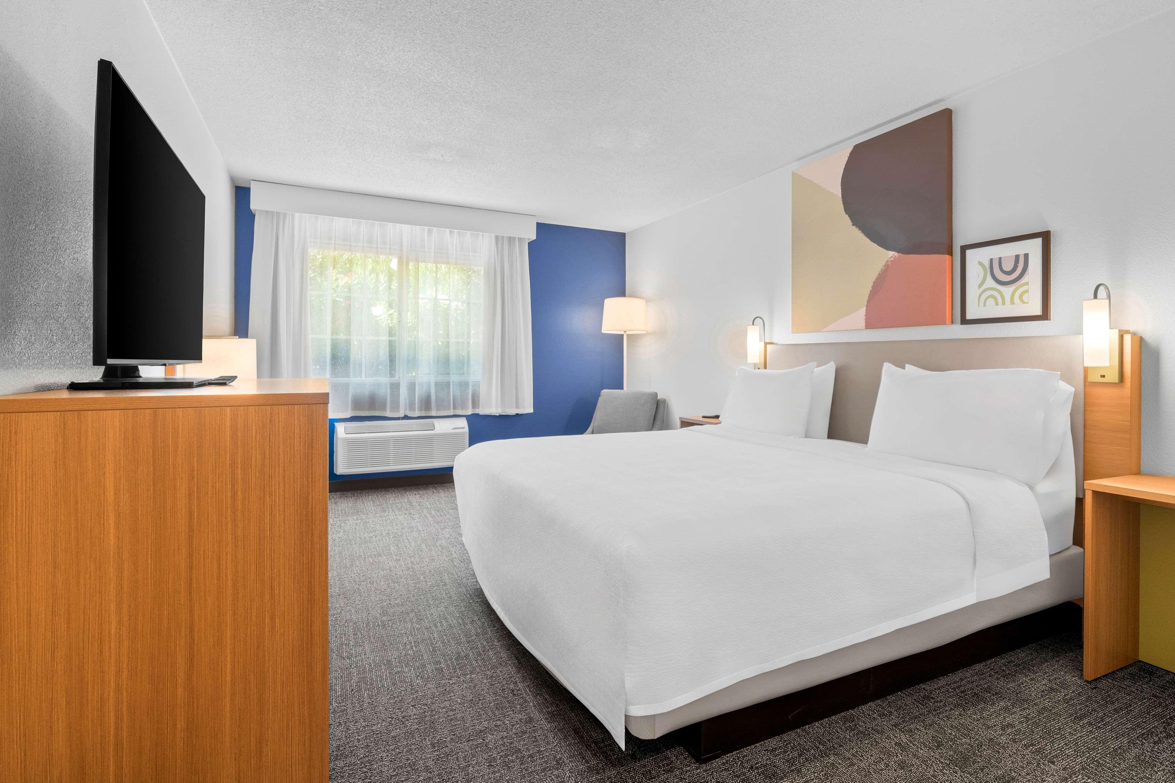 Spark By Hilton โมเดสโต ภายนอก รูปภาพ